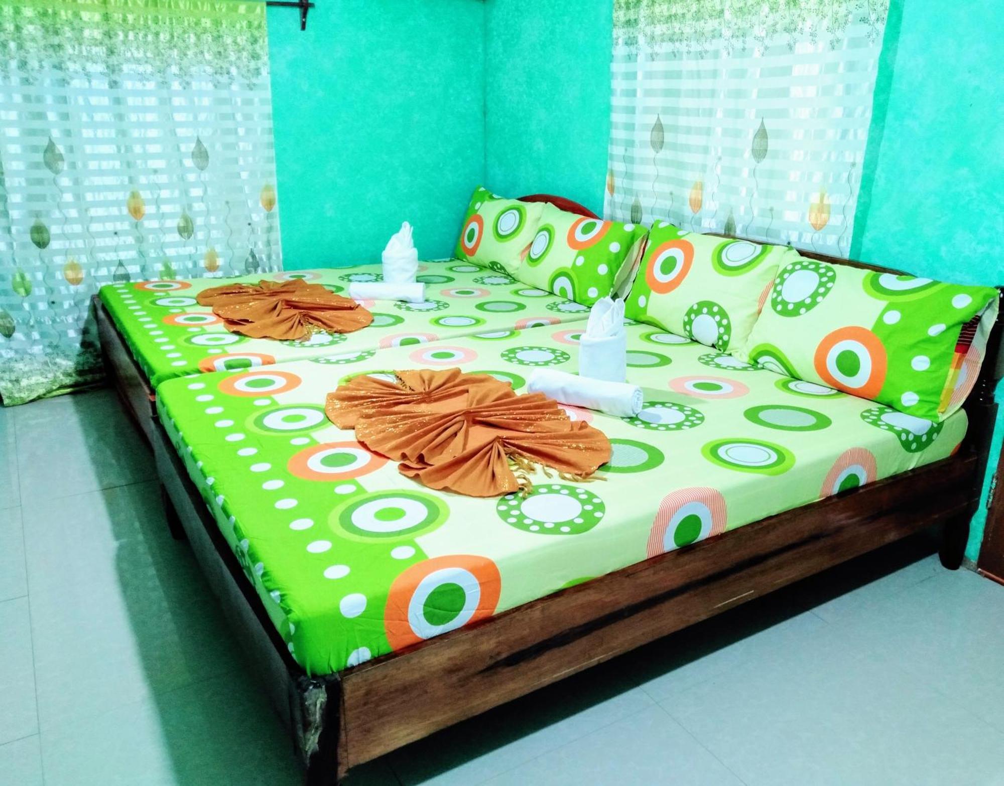 Blue Lagoon Inn And Restaurant, Pagudpud Mabubua Номер фото